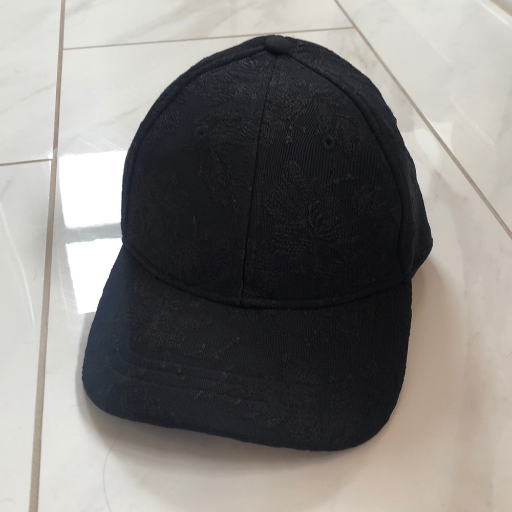 Lululemon baseball cap